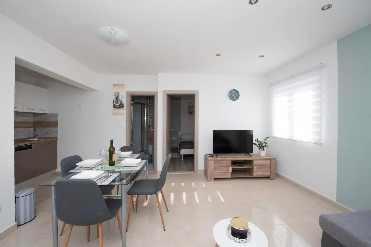 M&M Apartmani Seget Donji