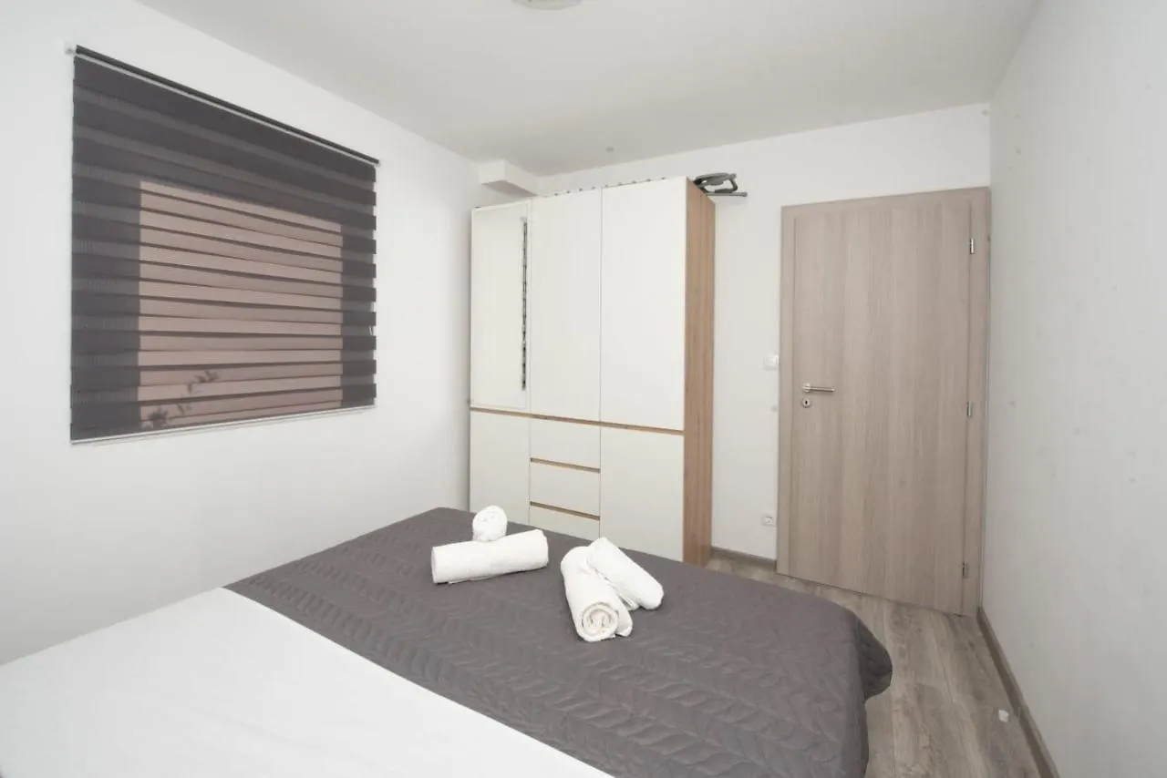 M&M Apartmani Seget Donji Apartment